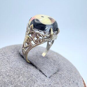 Silver Enamel Stylized Dog Face Pierced Filigree Design Prong Set Ring Size 2.75